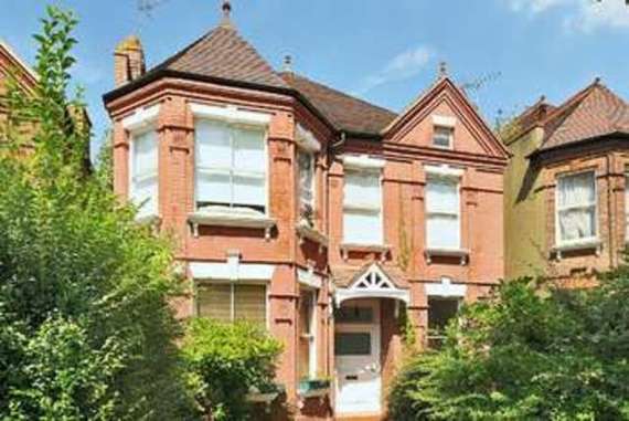 2 bedroom Flat for s...